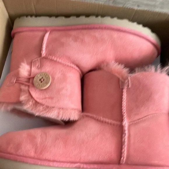 Pretty in pink uggs hotsell